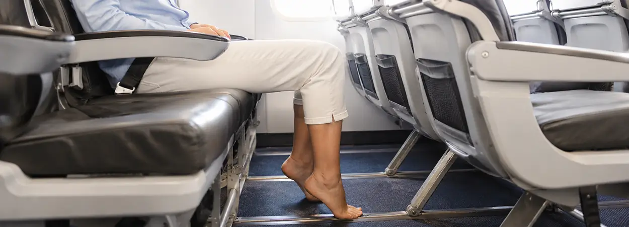 Kleine Fussübungen im Sitzen gegen geschwollene Beine auf Reisen